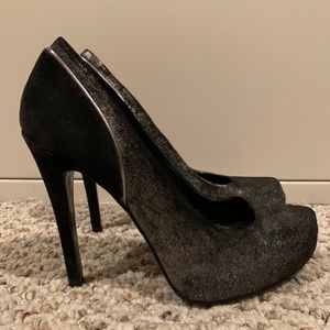 BCBG Size 6 Black & Silver Pumps